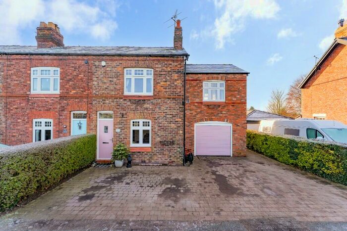 4 Bedroom End Of Terrace House For Sale In Sandfield Lane, Acton Bridge, CW8