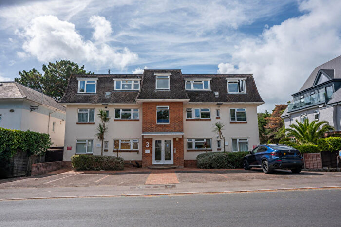 2 Bedroom Apartment For Sale In Brownsea Road, Sandbanks, Poole, Dorset, BH13