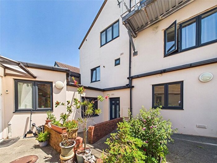 2 Bedroom Flat To Rent In Clifton View, Bedminster Down, BS13