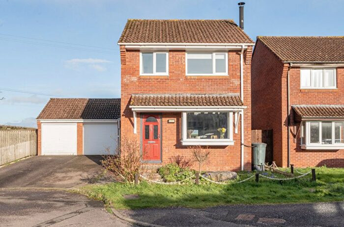 3 Bedroom Detached House For Sale In Richards Close, Wellington, Somerset, TA21