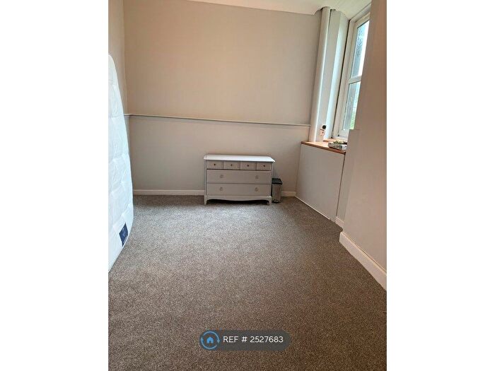 4 Bedroom Flat To Rent In Morningside Road, Edinburgh, EH10