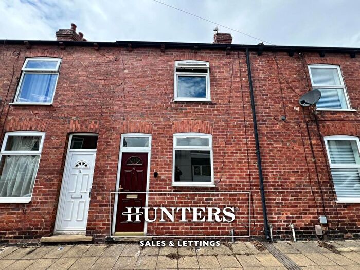 2 Bedroom Property To Rent In Cannon Street, Castleford, WF10