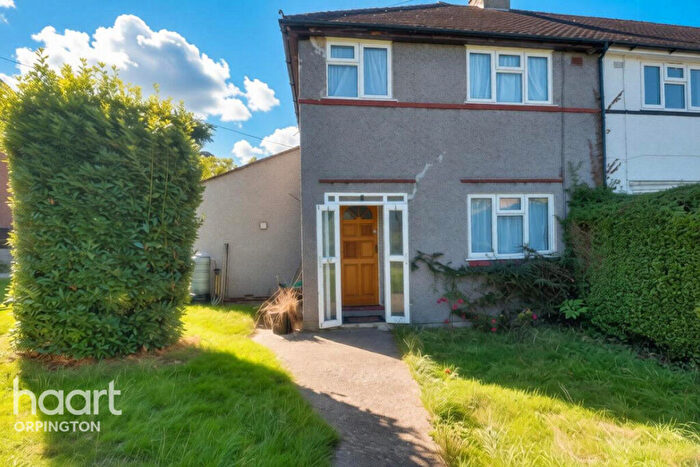 3 Bedroom End Of Terrace House For Sale In Worlds End Lane, Orpington, BR6