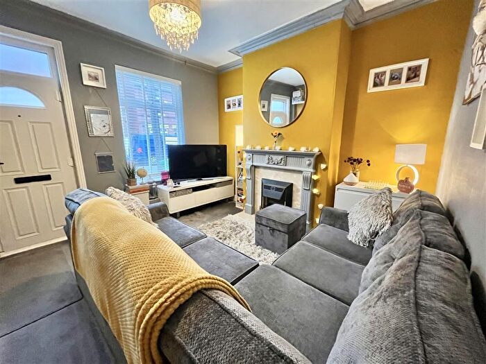 2 Bedroom Property To Rent In Fox Grove, Old Basford, Nottingham, NG5