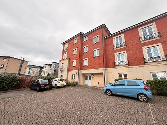 2 Bedroom Flat To Rent In East Fields Road, Bristol, BS16