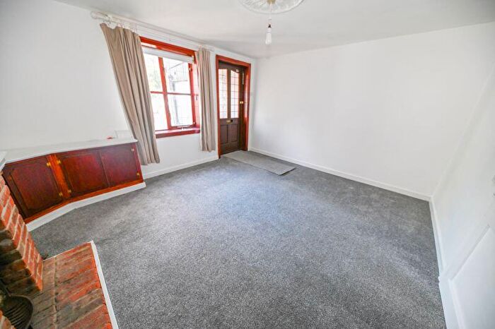 2 Bedroom Cottage For Sale In Whichers Gate Road, Rowlands Castle, PO9