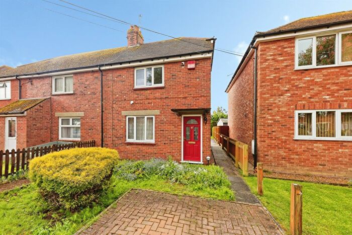 3 Bedroom Semi-Detached House For Sale In Chestnut Avenue, Blean, Canterbury, CT2