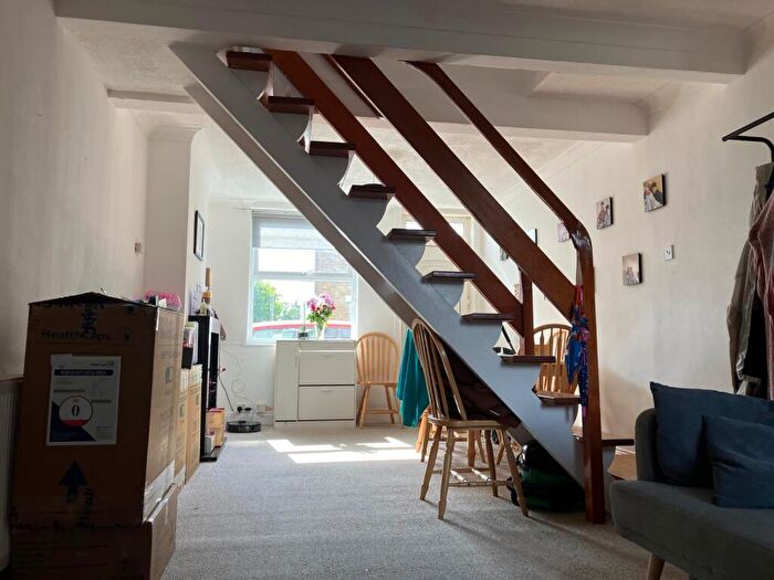 3 Bedroom Detached House To Rent In Barrington Road, Colchester, CO2