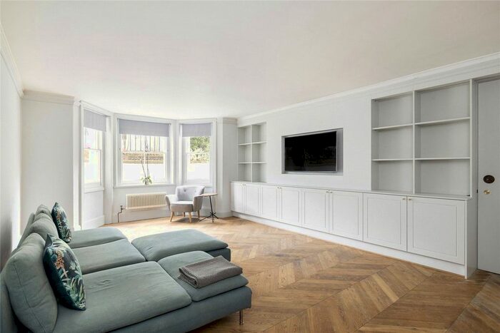 3 Bedroom Flat To Rent In Strathmore Gardens, Kensington, London, W8