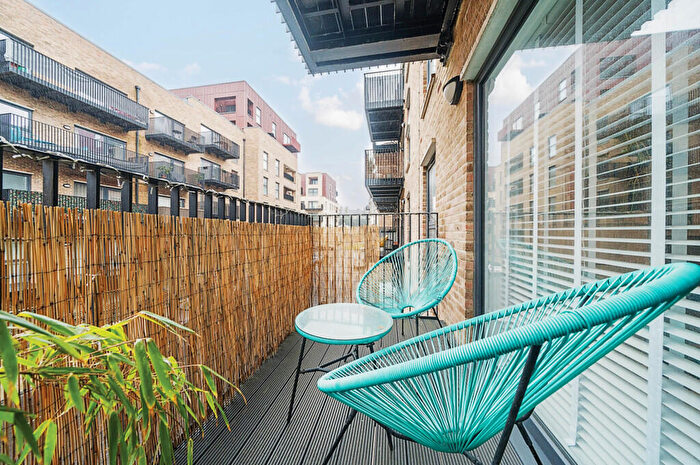 1 Bedroom Apartment For Sale In Rolfe Terrace, London, SE18