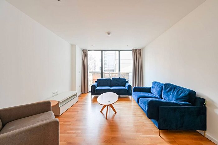 4 Bedroom Flat To Rent In Honour Lea Avenue, Stratford, London, E20