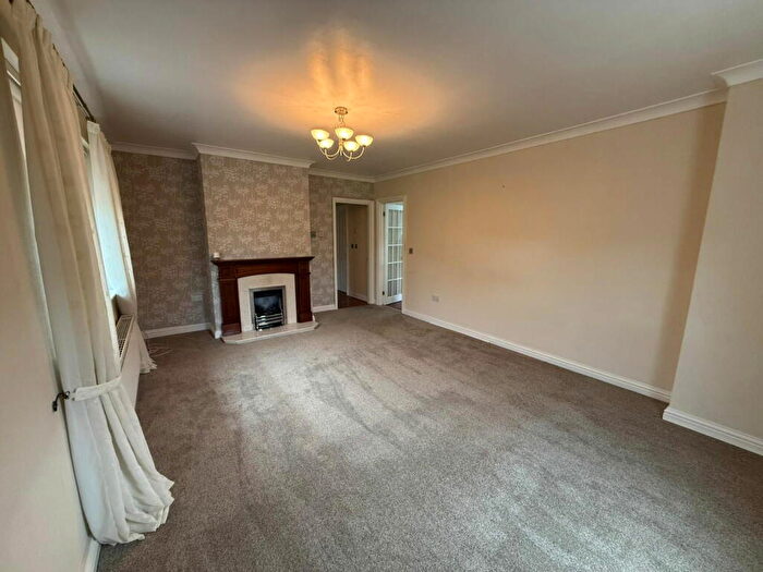 2 Bedroom Detached Bungalow For Sale In Castle Rise, Belmesthorpe, PE9