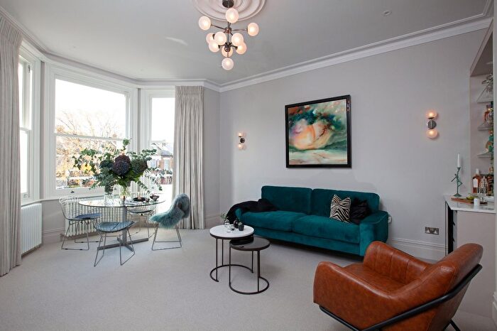 2 Bedroom Flat To Rent In Castelnau, Barnes, SW13