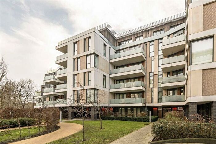 3 Bedroom Flat To Rent In Quebec Way, London, SE16