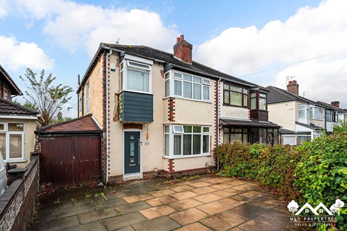 3 Bedroom Semi-detached House For Sale In Longview Drive, Huyton, Liverpool, L36
