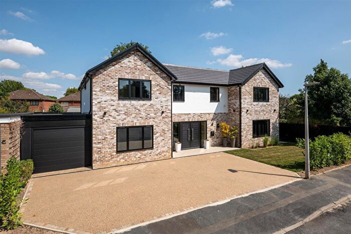 5 Bedroom Detached House For Sale In St. Davids Close, Leverstock Green, Hemel Hempstead, Hertfordshire, HP3