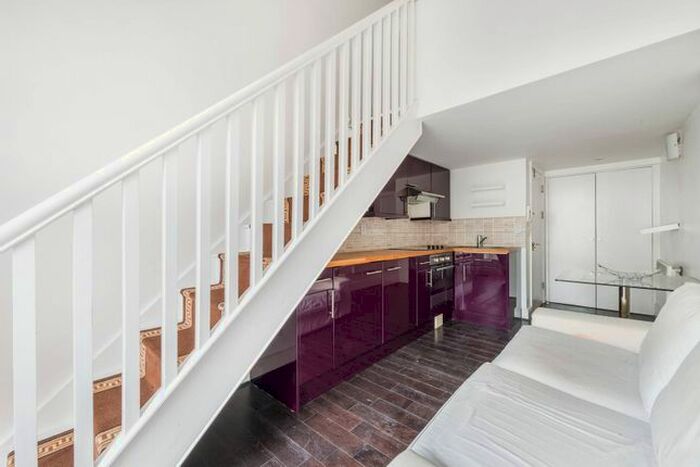 Studio To Rent In Leinster Gardens, Bayswater, London, W2