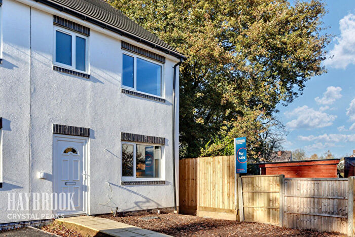 3 Bedroom End Of Terrace House For Sale In Brassington Street, Clay Cross, S45