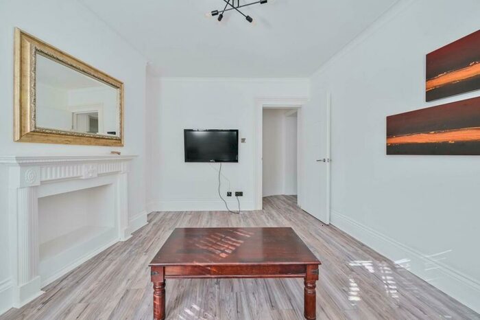 2 Bedroom Flat To Rent In Old Marylebone Road, Marylebone, London, NW1