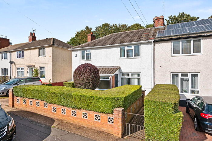 3 Bedroom Semi Detached House For Sale In Central Avenue, Kettering, NN16