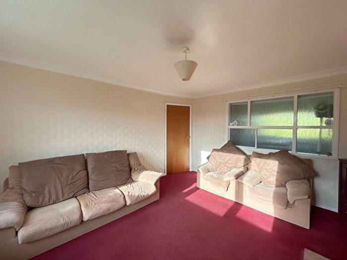 2 Bedroom Flat For Sale In Queens Road, Priors Park, Tewkesbury, GL20