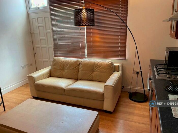 1 Bedroom Flat To Rent In Archway Road, London, N19