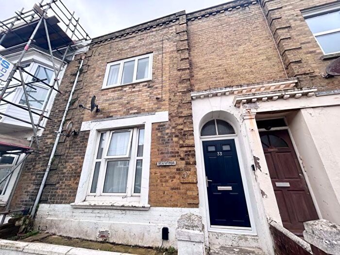 2 Bedroom Flat To Rent In Fitzroy Street, Sandown, PO36