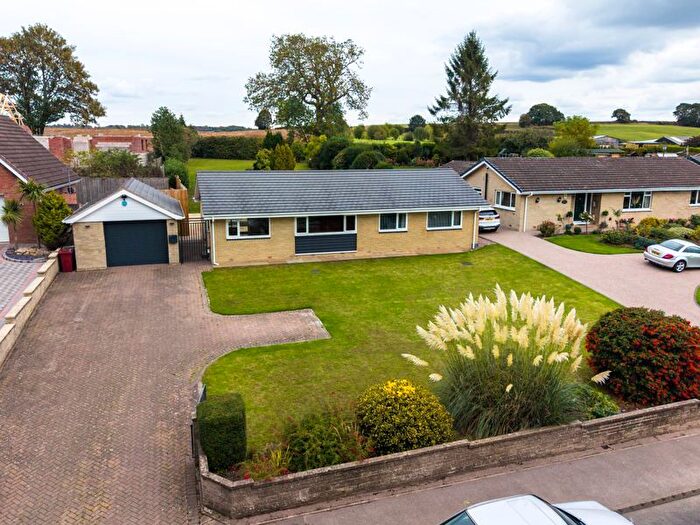 3 Bedroom Bungalow For Sale In Hague Lane, Renishaw, Sheffield, S21