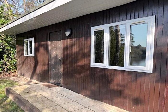 2 Bedroom Property To Rent In Nine Mile Ride, Finchampstead, Wokingham, RG40