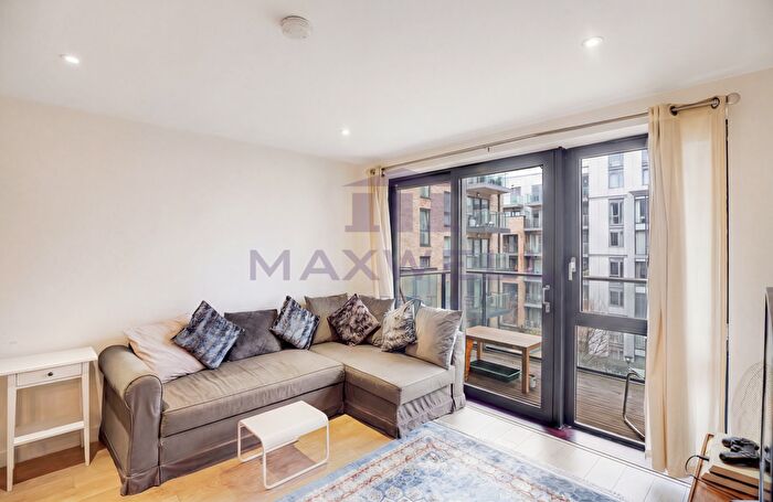 1 Bedroom Flat For Sale In Casson Apartments, Upper North Street, London, E14
