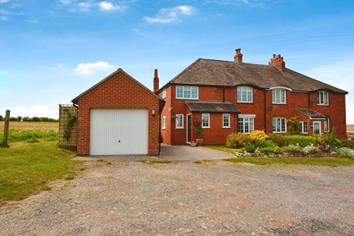 3 Bedroom End Of Terrace House For Sale In Druids Lodge, Salisbury ***No Onward Chain***, SP3
