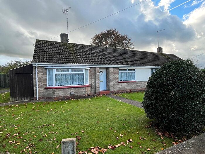 2 Bedroom Bungalow For Sale In Kingston Close, Daventry, Northamptonshire, NN11