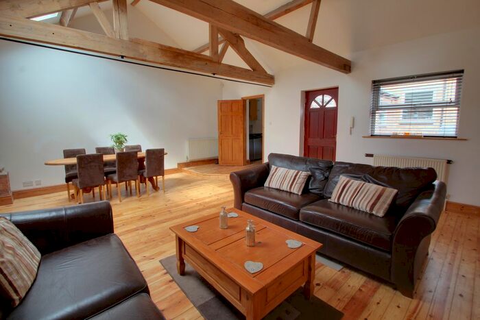 2 Bedroom Flat To Rent In Walnut Street, Leicester LE2