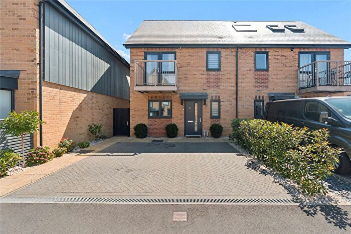 3 Bedroom Semi-Detached House For Sale In Falcon Way, South Ockendon, Essex, RM15