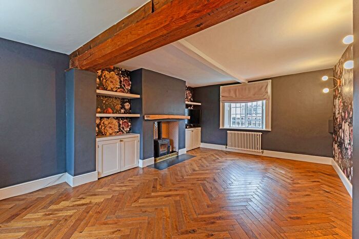 4 Bedroom Detached House For Sale In London Road, Marlborough, SN8