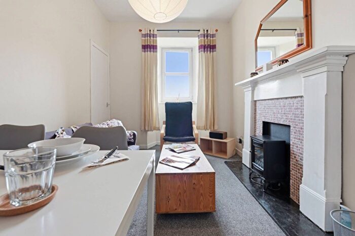 2 Bedroom Flat For Sale In St Peters Street, Dundee, DD1