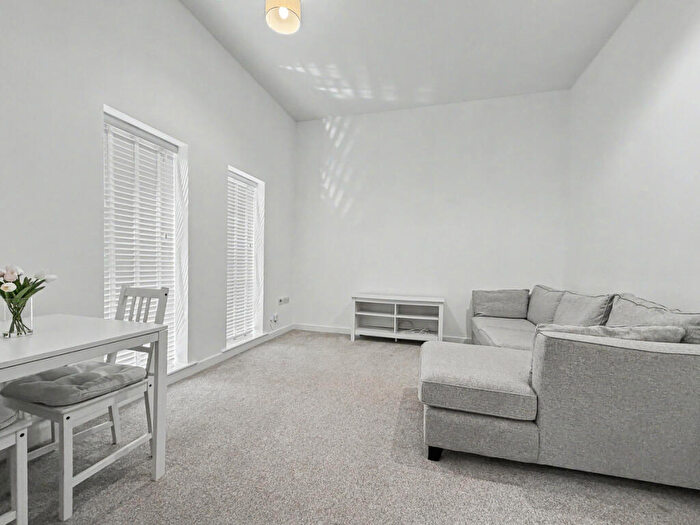 1 Bedroom Flat To Rent In Park Lane, Greenhithe, DA9