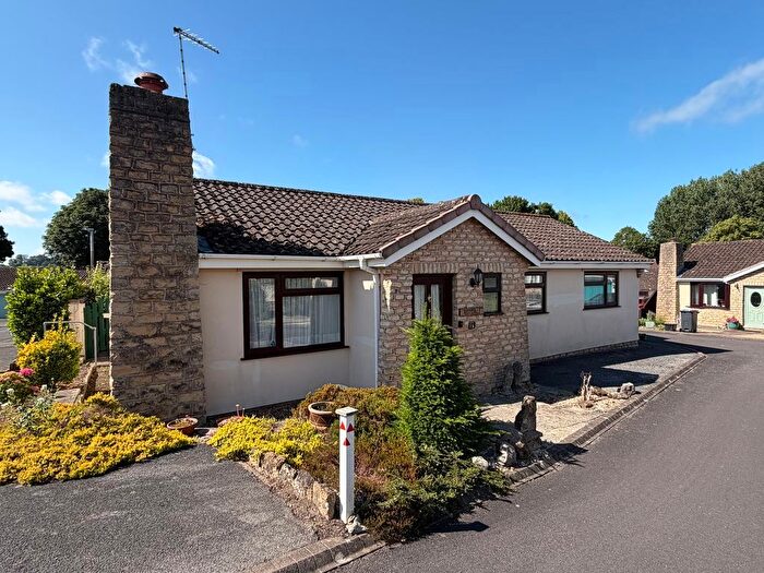 4 Bedroom Bungalow For Sale In Keevil Avenue, Calne, SN11