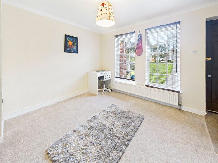 1 Bedroom End Terrace House To Rent In Meadway, Twickenham, TW2