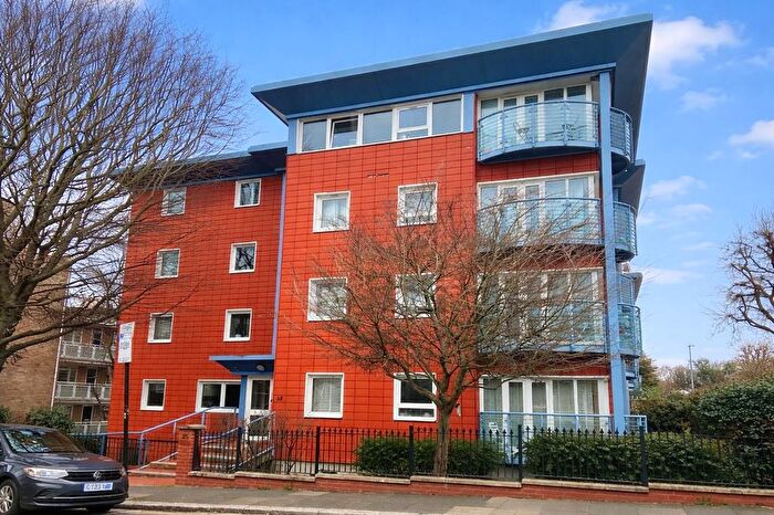 2 Bedroom Flat To Rent In Lansdowne Road, Hove, BN3