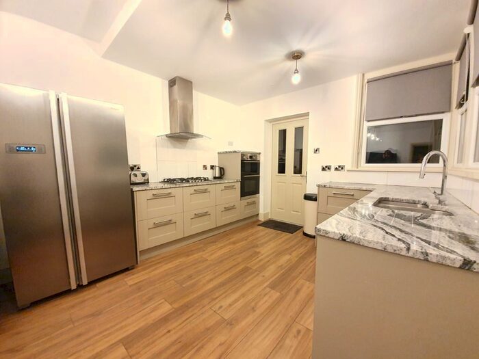 4 Bedroom Terraced House To Rent In Hunter House Road, Sheffield, S11