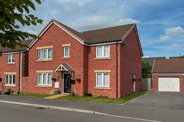5 Bedroom Detached House For Sale In Polesdon Avenue, Swindon, SN3