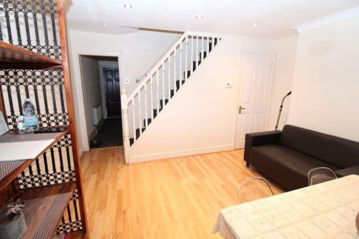3 Bedroom Terraced House For Sale In Saunders Street, Gillingham, ME7