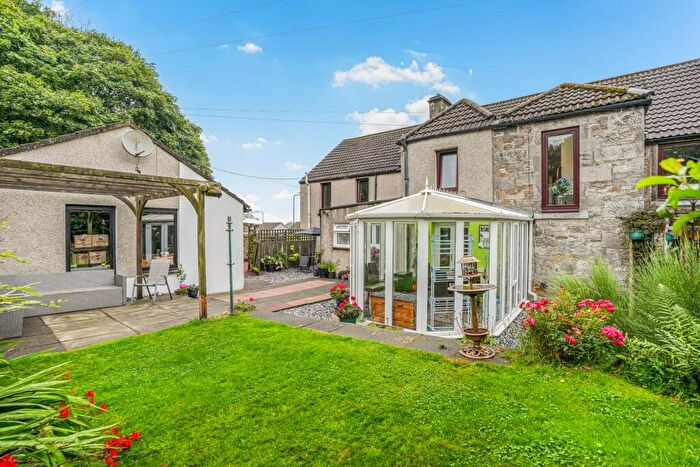 4 Bedroom Semi-Detached House For Sale In Main Street, Kelty, KY4