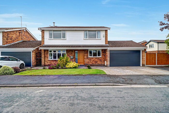 4 Bedroom Detached House For Sale In Stoneyhurst Avenue, Thornton-cleveleys, FY5