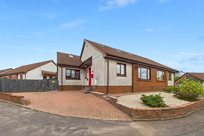 3 Bedroom Semi-detached Bungalow For Sale In Clayslaps View, Bellfield, KA1