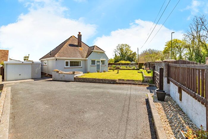 3 Bedroom Bungalow For Sale In Nut Bush Lane, Torquay, Devon, TQ2