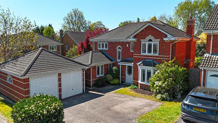 4 Bedroom Detached House For Sale In Hunters Chase, Caversham, Reading, RG4