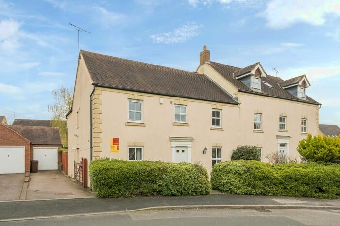 4 Bedroom Semi-Detached House To Rent In Winston Drive, Hanwell Fields, OX17