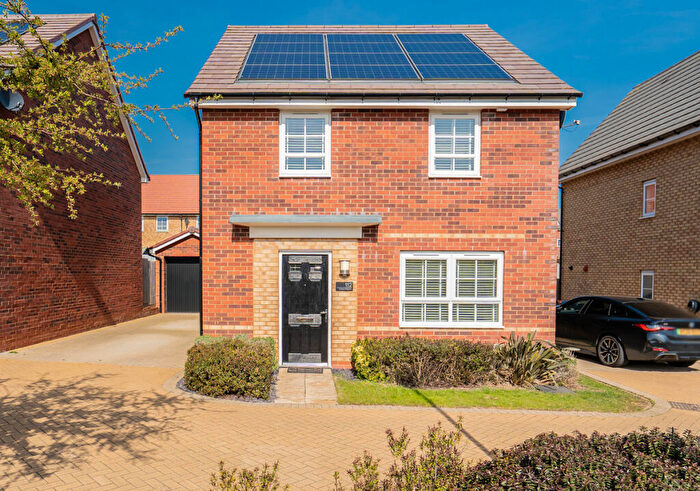 4 Bedroom Detached House For Sale In Cicero Crescent, Fairfields, Milton Keynes, MK11